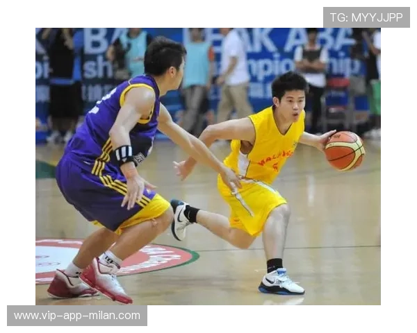 深圳新鹏城脚步灵活打出本场最佳推进